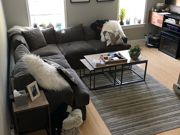 5th image of 2327 Catharine St #2