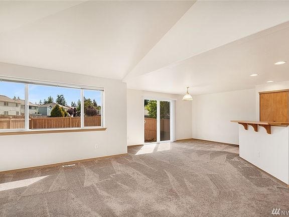 3rd image of 16701 127th Avenue Ct E