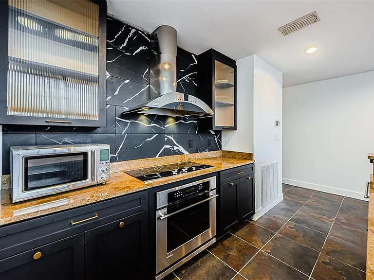 1002 Channelside Dr #3C — Photo 6