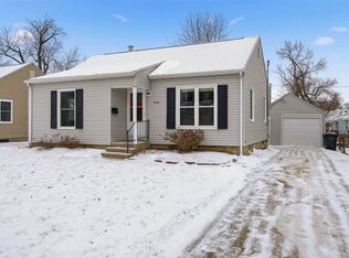 2734 Dalewood Ave SE, Cedar Rapids, IA 52403