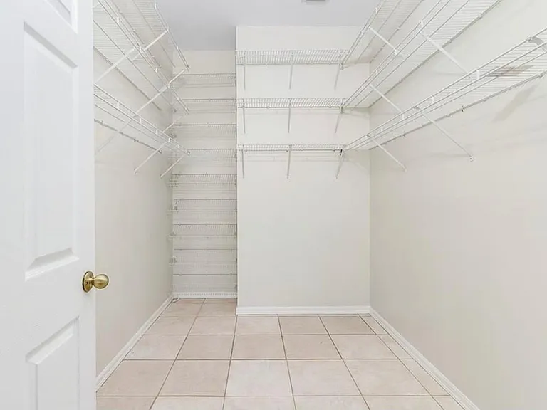 7 NE 17th Pl — Photo 10