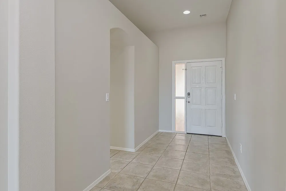 4 bed, 2.0 bath, 1917 sqft, $2,165 — Photo 3