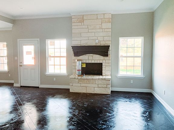 4th image of 802 N 2nd St