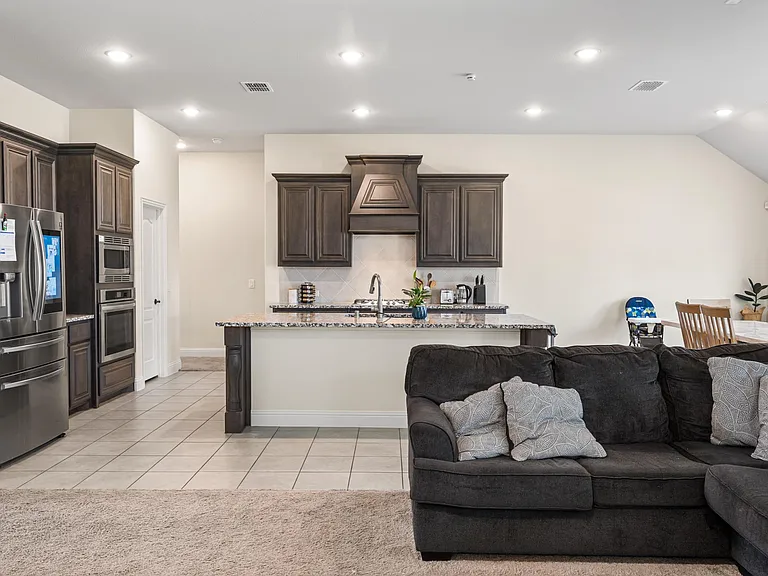 1514 Nighthawk Ln — Photo 6