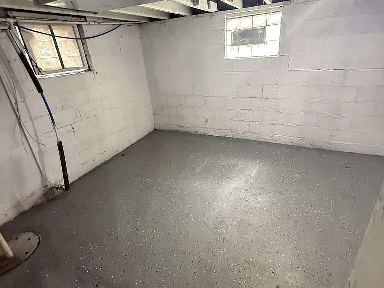 963 Lane St — Photo 12