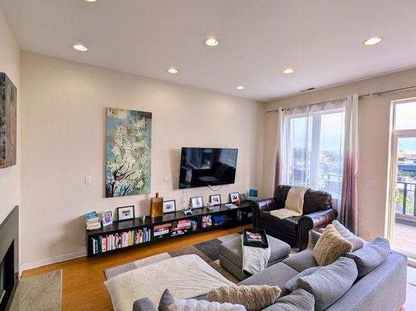 2642 W Chicago Ave #4