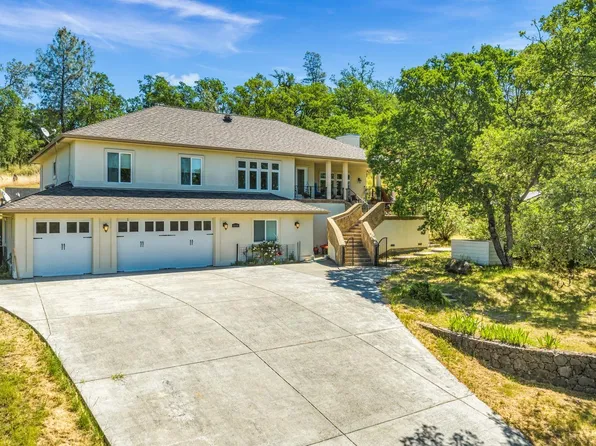 19088 Moon Ridge Road, Hidden Valley Lake, CA 95467