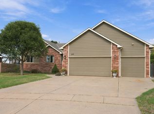 2415 Eastridge Ct, Goddard, KS 67052
