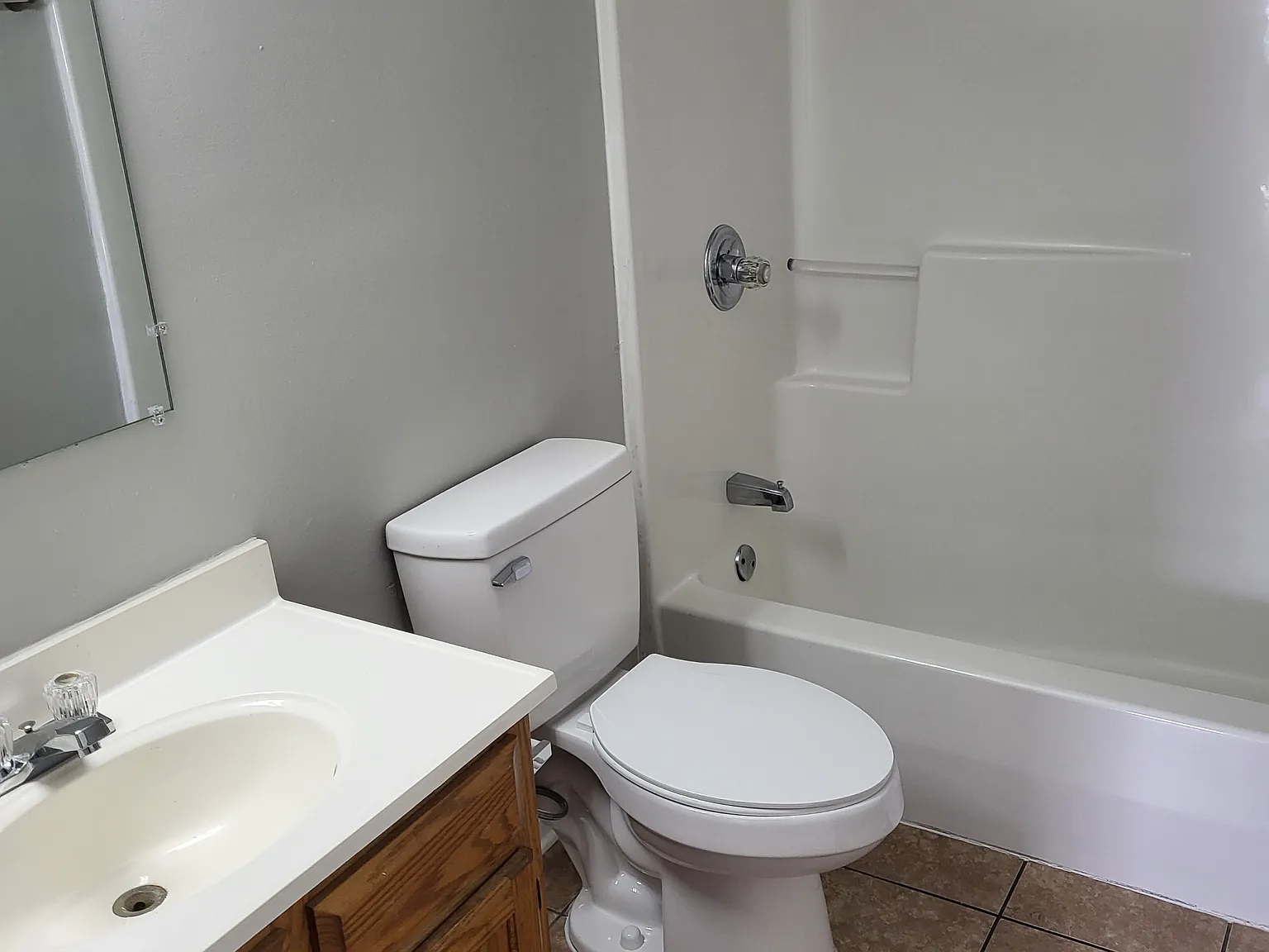 324 Kristin Drive - 4 — Photo 3