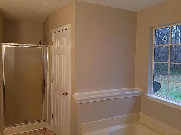 Master Bath w/Garden Tub/Shw