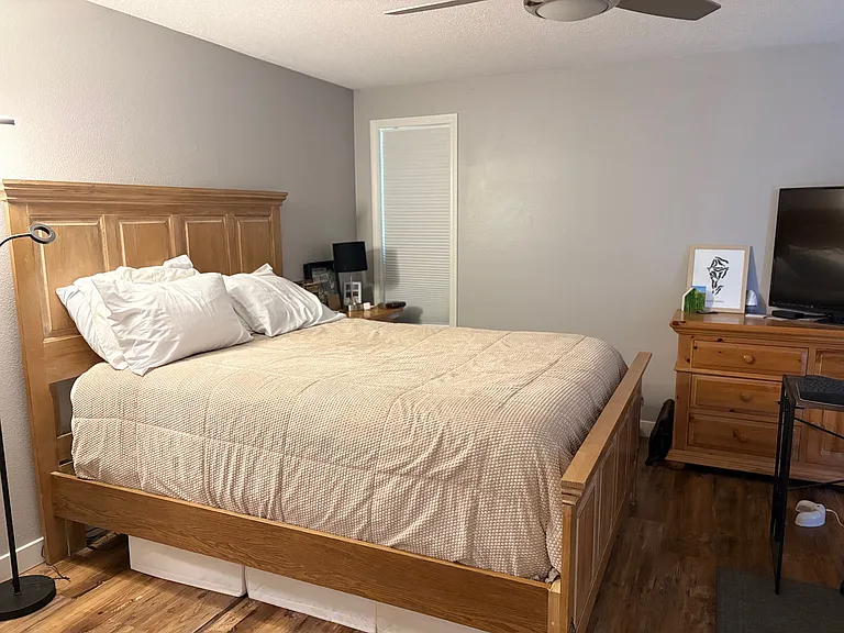 Main bedroom.