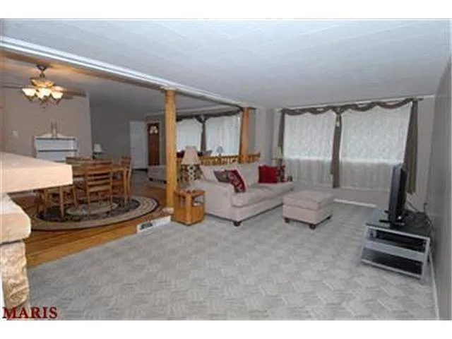 10033 Clayton Rd photo 1