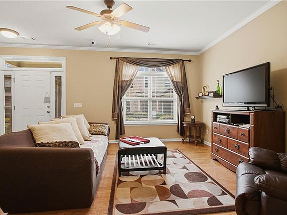 2nd image of 534 Ridge View Xing