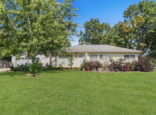 1728 Maplewood Dr, Cedar Falls, IA