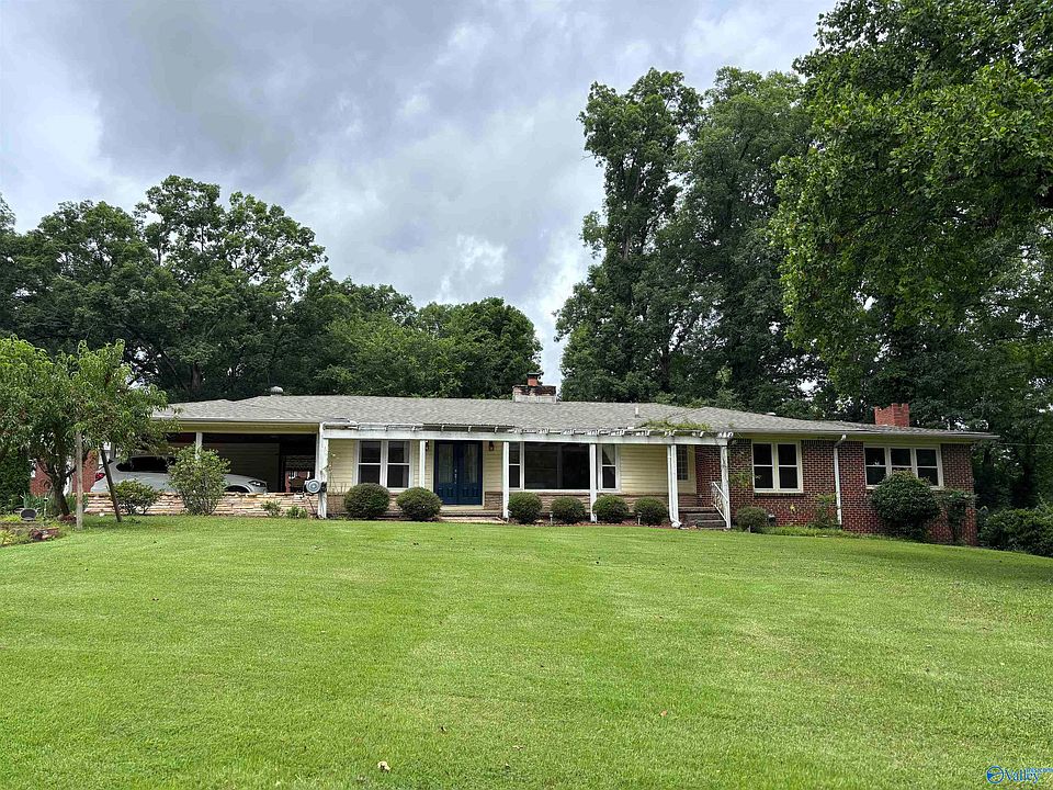 1st image of 419 Country Club Dr