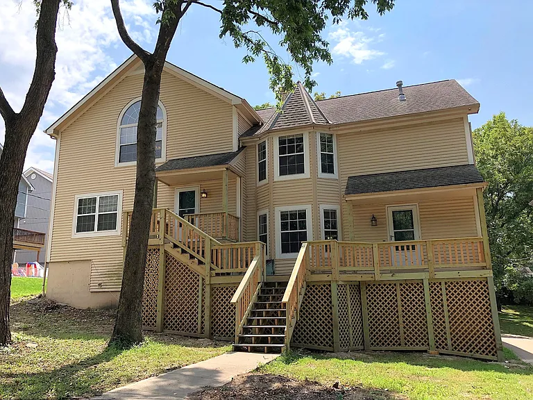 1307 Sanders St., Leavenworth KS 66048