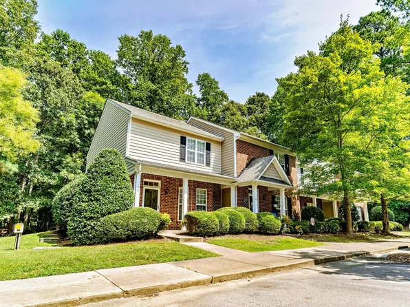 208 Sir William Ln, Rolesville, NC 27571
