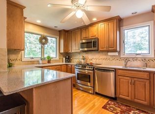 125 Shore Dr, Plymouth, MA 02360