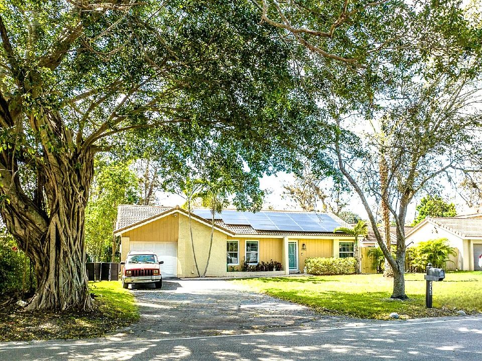 1st image of 8992 Shadow Wood Blvd