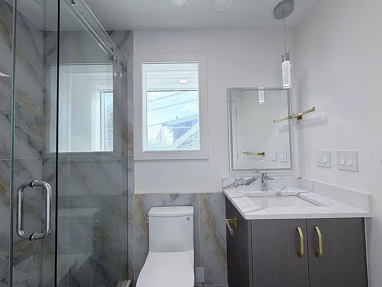 10XX E 62nd Ave — Photo 3