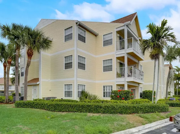 1850 Charlesmont Dr APT 122, Melbourne, FL 32903
