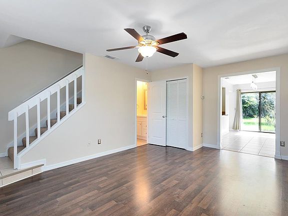 3rd image of 609 Casa Park Ct N #Hh