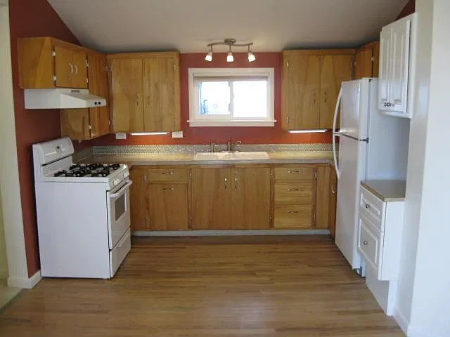 3 bed, 936 sqft, $1,330 — Photo 4