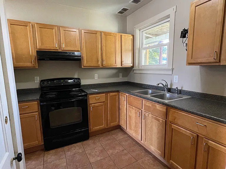 52 W Church St #2 — Photo 4