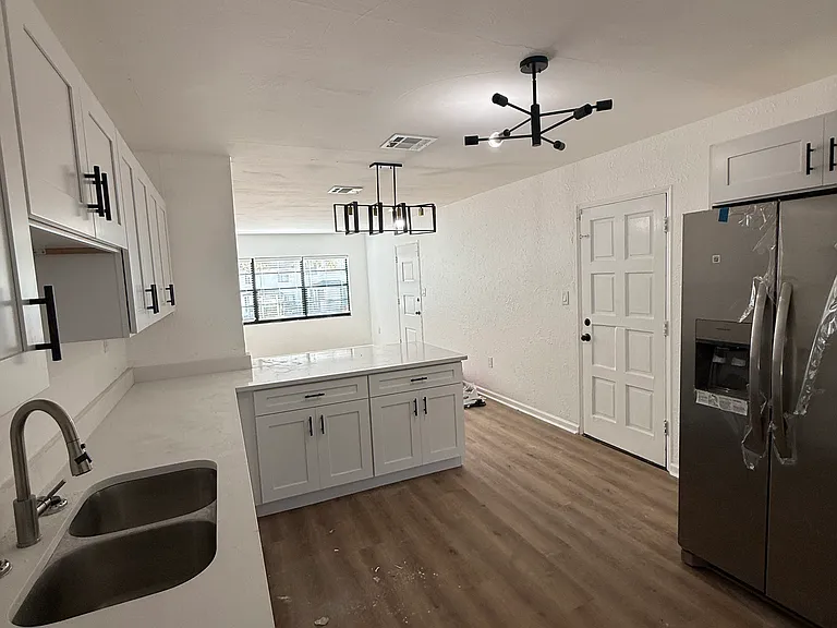 1000 Sumter St #1002 — Photo 6