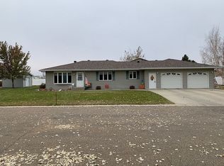 1202 Leisure Ln, Rugby, ND 58368