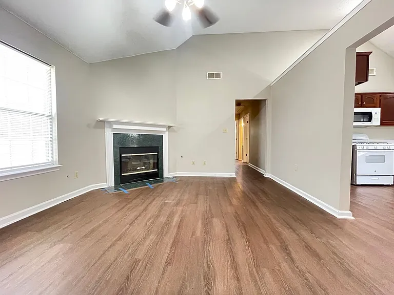 371 Alex Cv — Photo 2