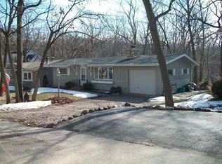 689 Jackson Pkwy, Williams Bay, WI 53191