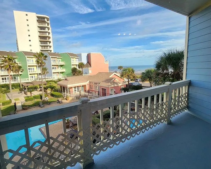 The Oceanfront Galveston Apartments — Photo 45