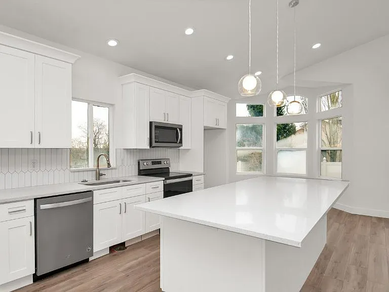 1511 E Lakeview Dr — Photo 7