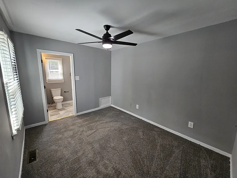 3907 E Chatham Dr — Photo 12