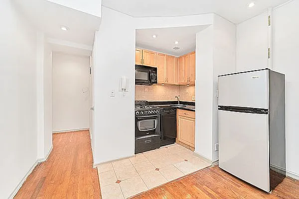 Rented by Living New York | media 10