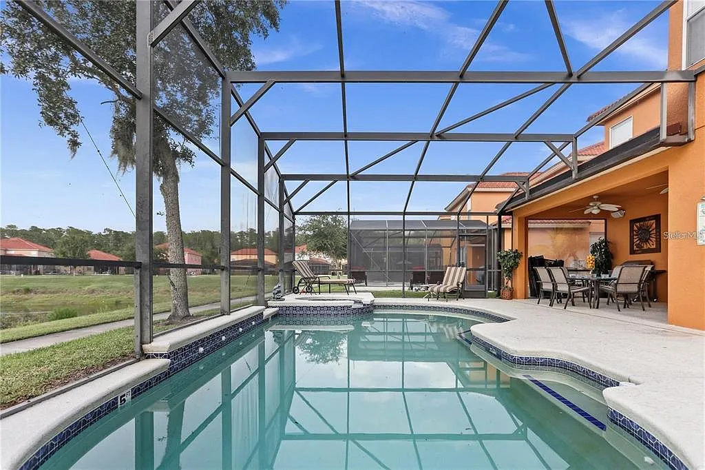 6 bed, 5.5 bath, 3512 sqft, $3,500 — Photo 3