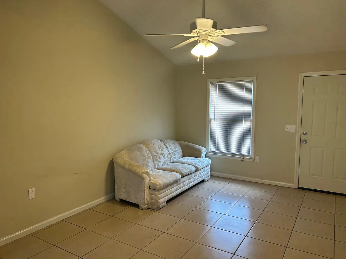 Building Photo - 140 Lanier Dr #93