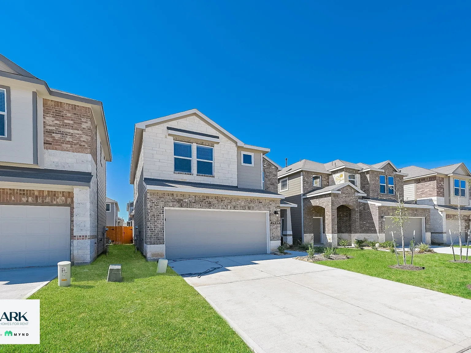 4 bed, 3.5 bath, 1900 sqft, $2,427 — Photo 4