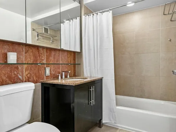 555 West 23rd Street image 6 of 7