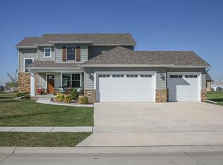 5908 Vanderginst Ct, Bettendorf, IA 52722