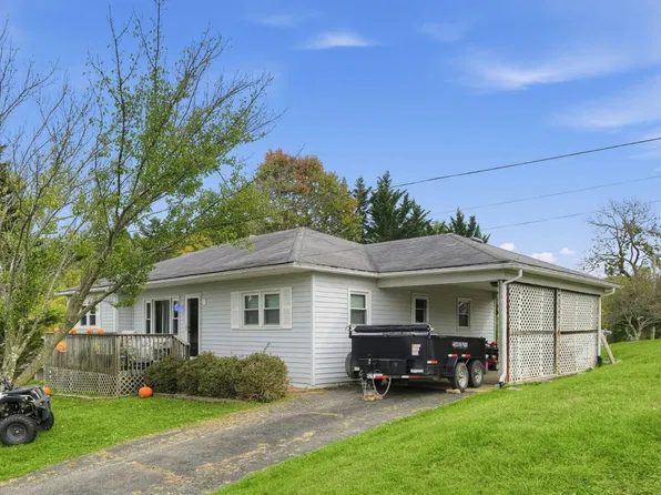 109 Northview St, Galax, VA 24333
