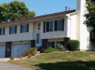 4443 Clover Ln #A, Saint Paul, MN 55122