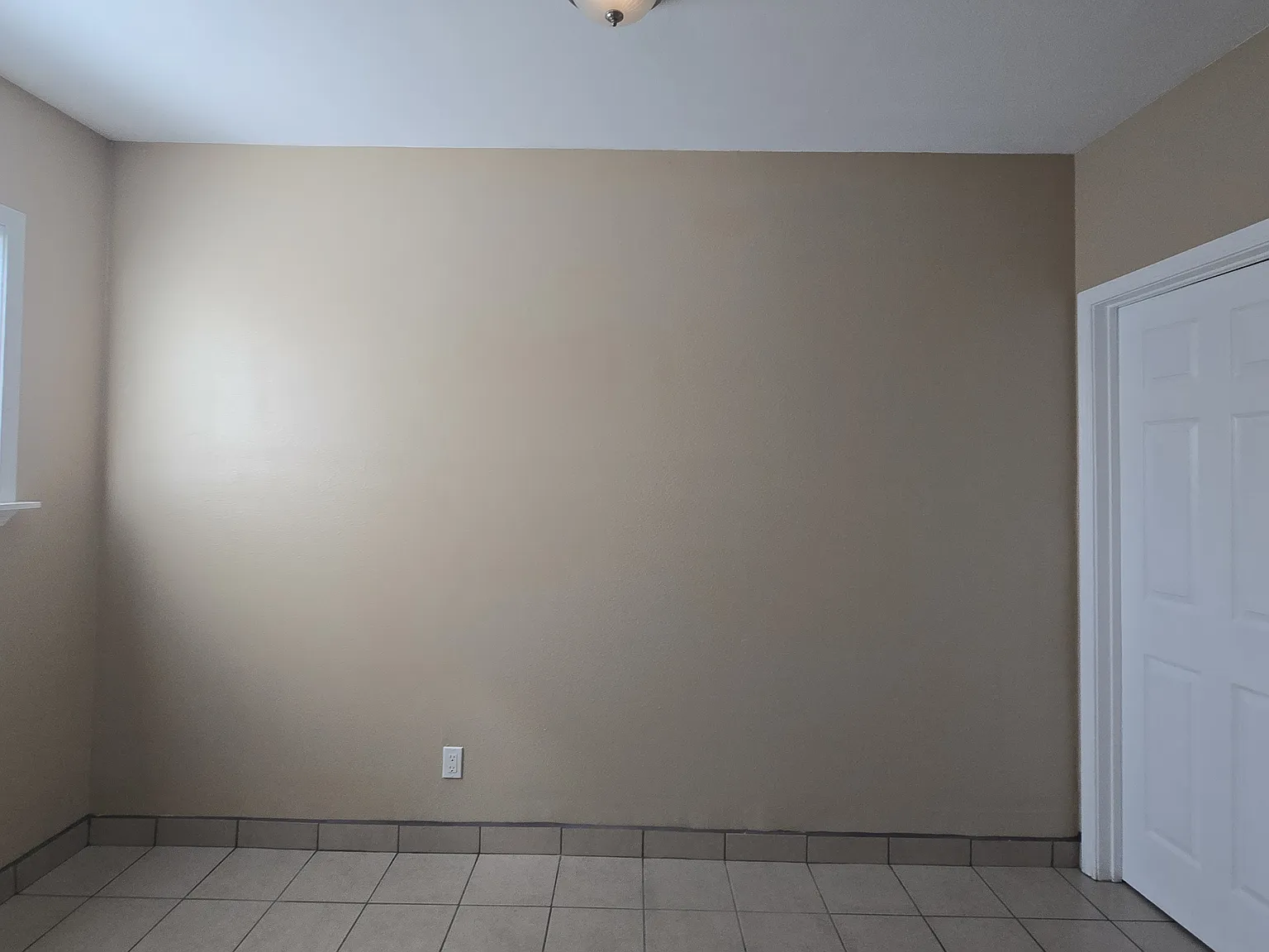 3 bed, 1200 sqft, $4,205 — Photo 3