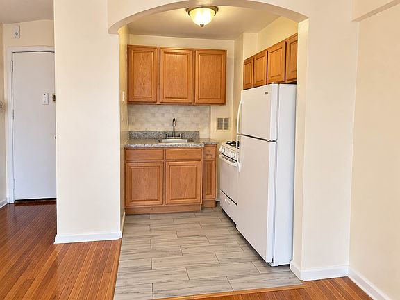 3rd image of 330 E 19th St APT 5M