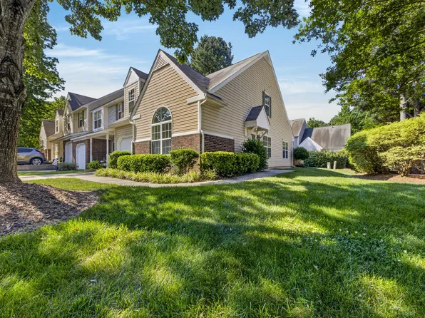 8911 Bryant Field Cir, Charlotte, NC 28277