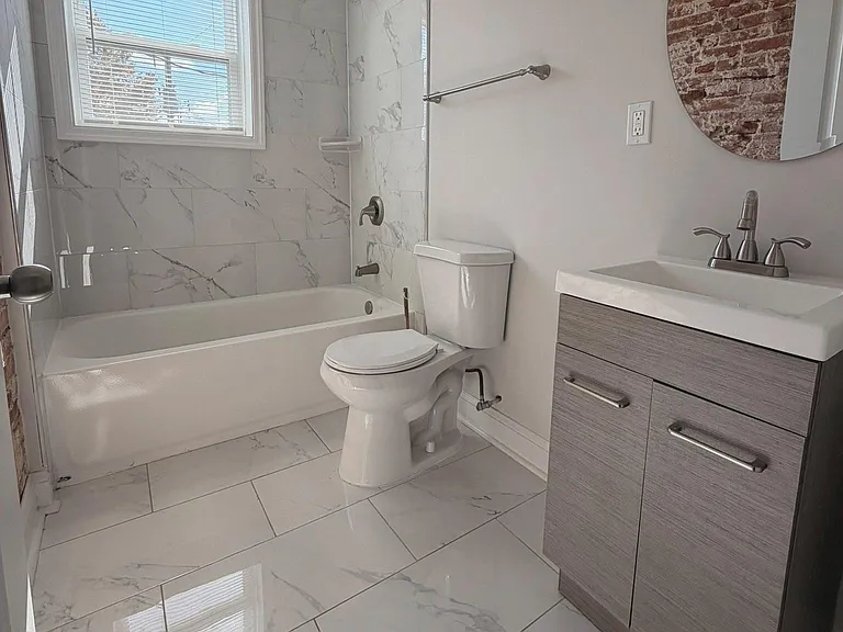 2631 W Cold Spring Ln — Photo 7