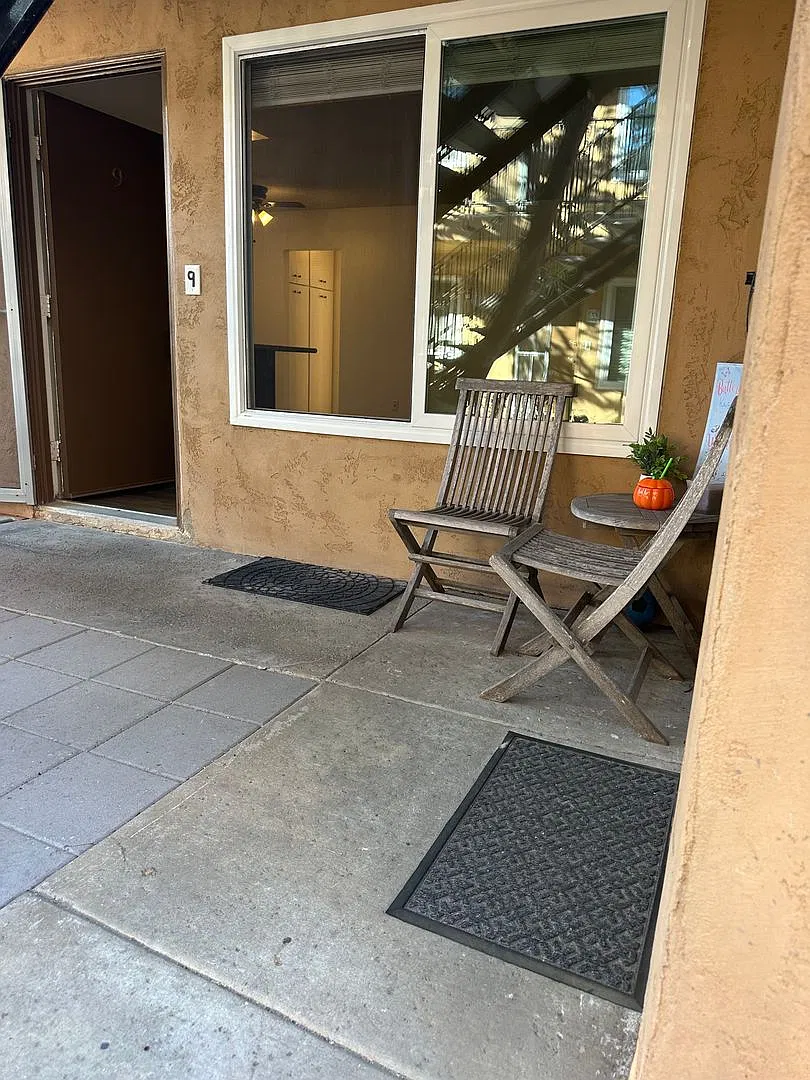 Port Au Fina (Saratoga Ave.) — Photo 3