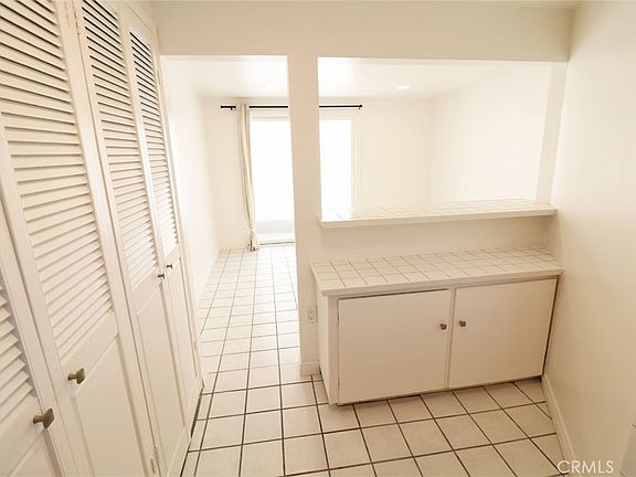 4th image of 129 35th St #B