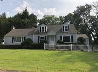 15 North St, West Springfield, MA 01089